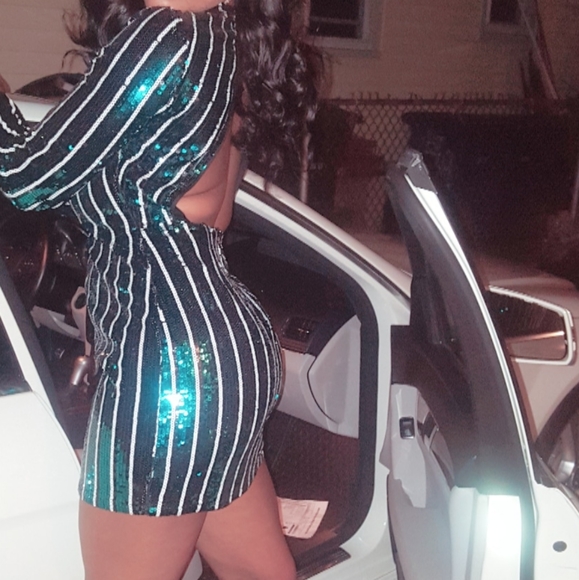 Sequin mini-dress with high neck in stripe - Picture 4 of 7